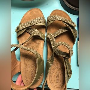 Taos Lightly Used 9-9.5